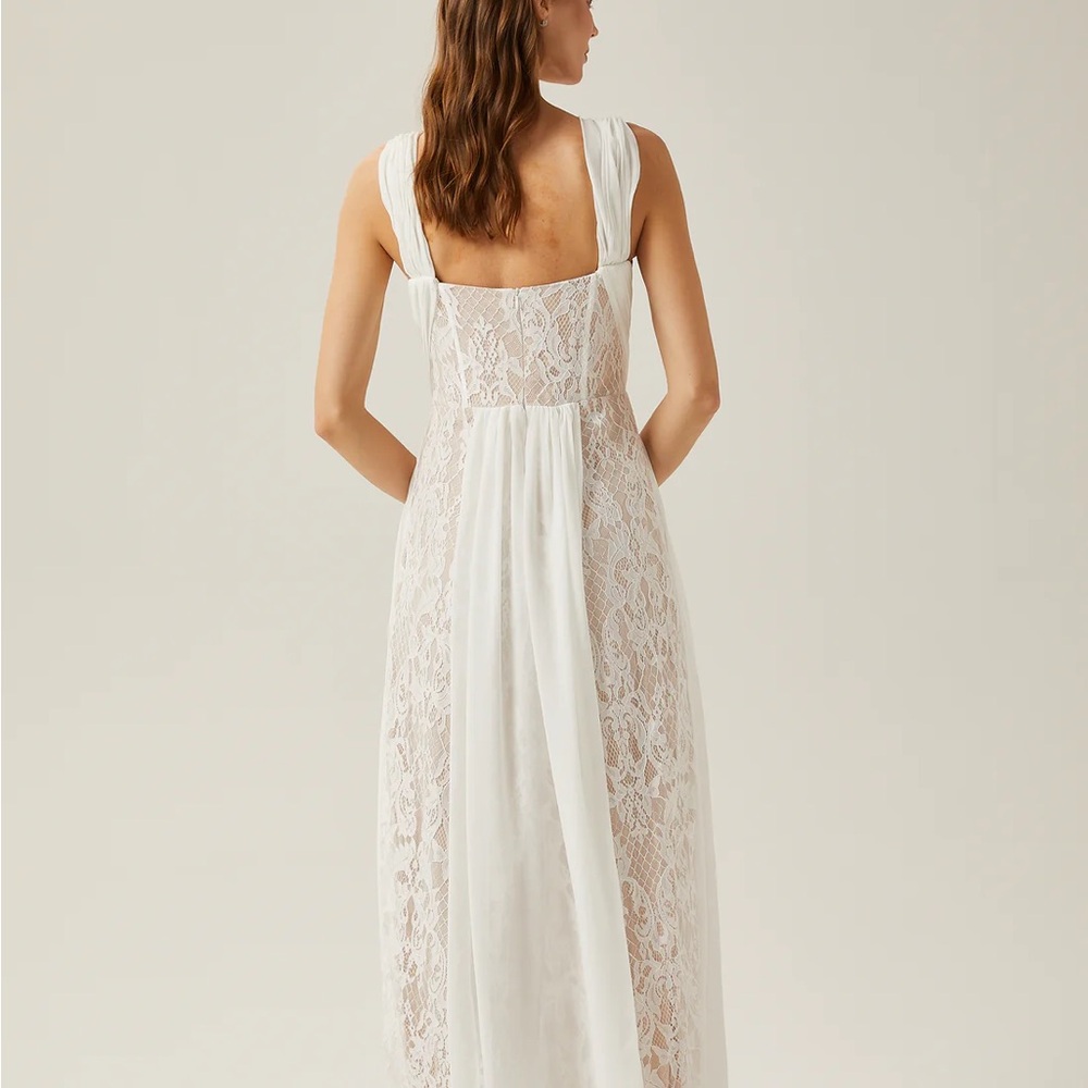 Elegant White Bridal Lace Dress - Picture 4 of 10